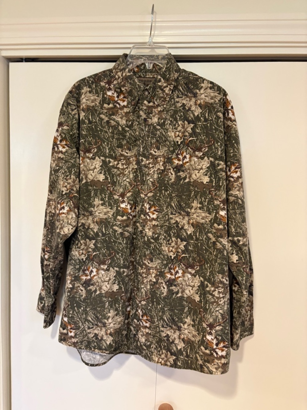 Camo Men's, Woods and Water size L camo Deer Buck long sleeve button shirt